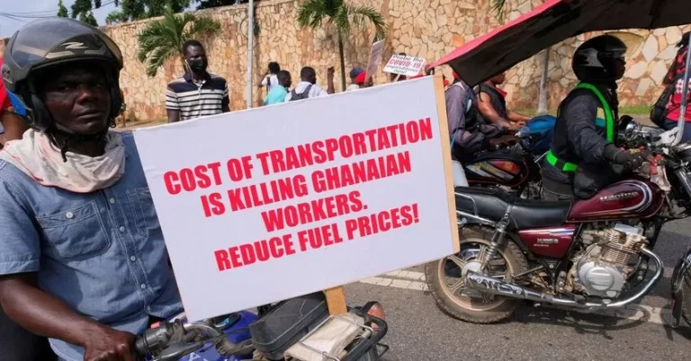 Ghanaian government avoids a strike by agreeing to pay unions