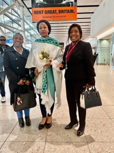 The First Girl of Sierra Leone, Mrs. Fatima Mada Jabe Bio, arrives (…)